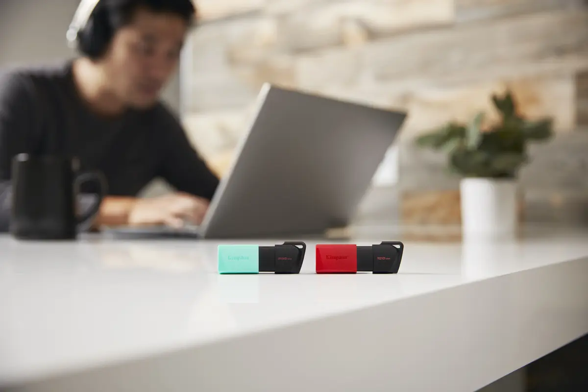 USB zibatmiņa Kingston Exodia M Photo 9