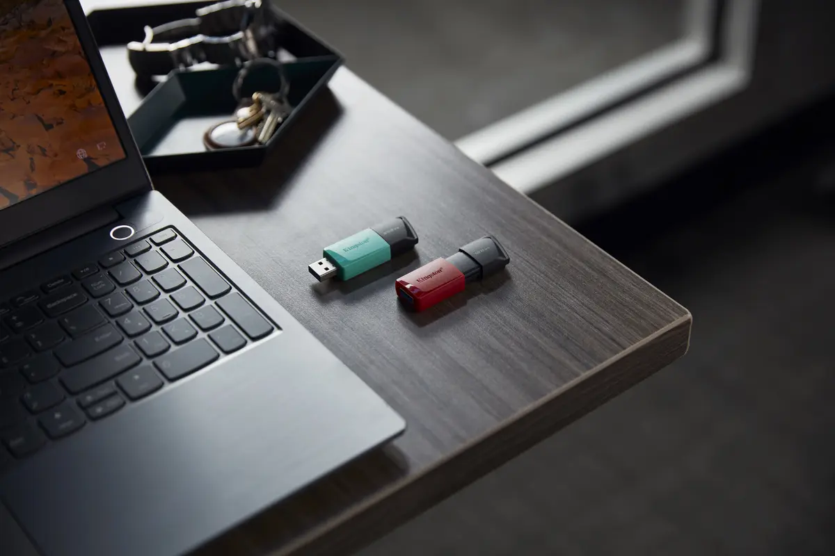 USB zibatmiņa Kingston Exodia M Photo 10