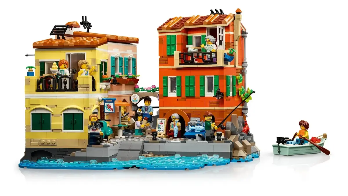 LEGO Ideas 21359 Italian Riviera building kit Photo 9