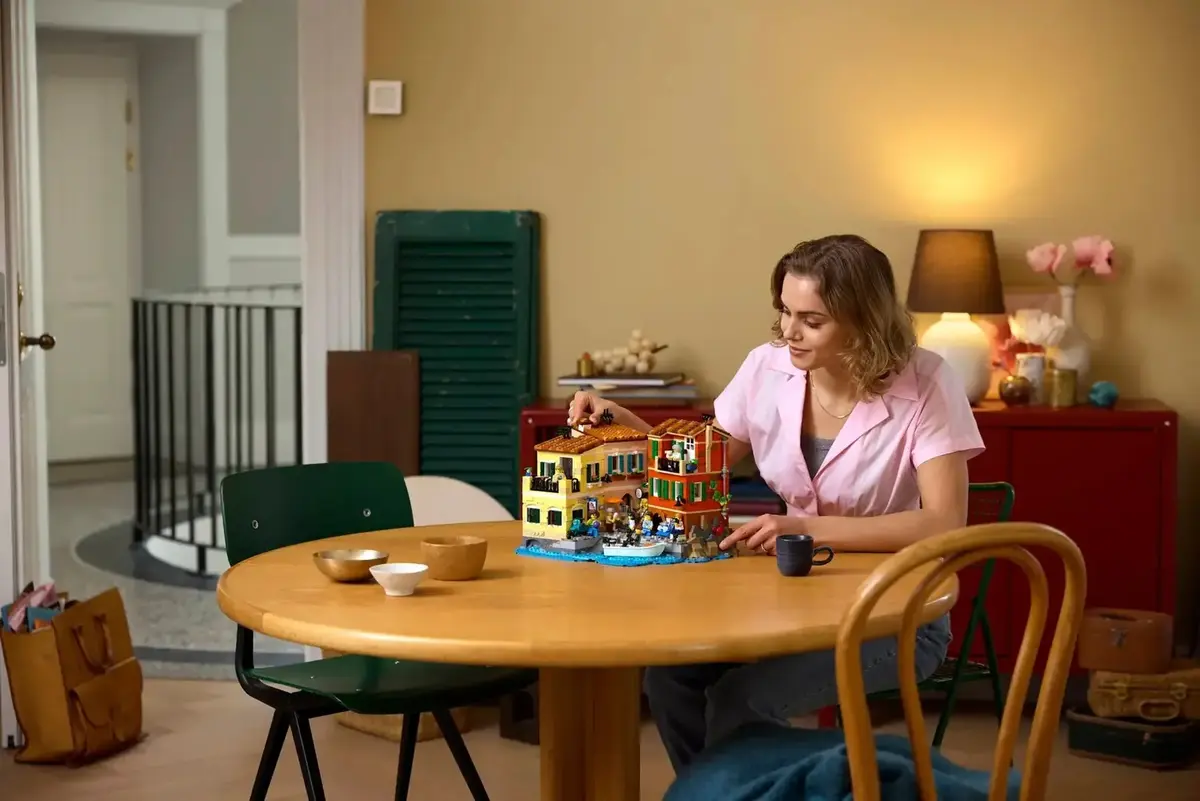 LEGO Ideas 21359 Italian Riviera building kit Photo 16