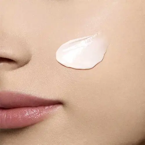 Дневной крем Clarins Nutri-Lumière Day Cream Photo 8