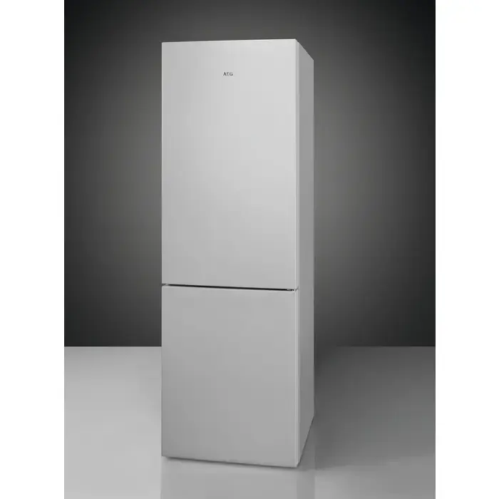AEG Series 6000 RCB632E9MW Fridge Freezer Photo 3