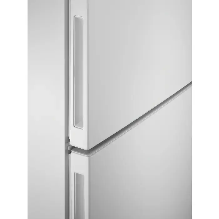AEG Series 6000 RCB632E9MW Fridge Freezer Photo 7