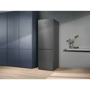Refrigerator Electrolux LNT6ME32U2 330 L Stainless Steel No Frost