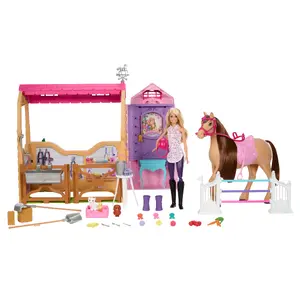 Игровой набор Barbie Mysteries Великая погоня за лошадью с куклой и аксессуарами