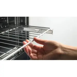 Telescopic guides: take out your food with ease