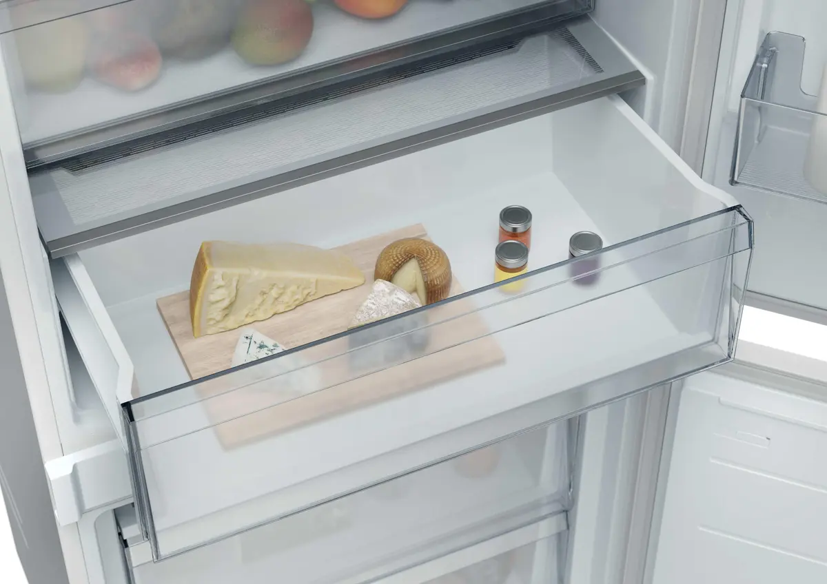 Candy ECNBQT3519EW Built-in Fridge Freezer Photo 2