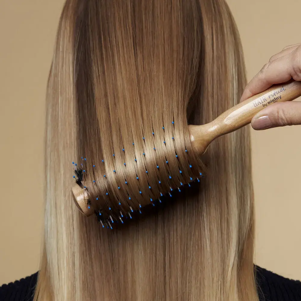 Круглая расчёска Sisley The Blow-Dry Brush N°1 Photo 3