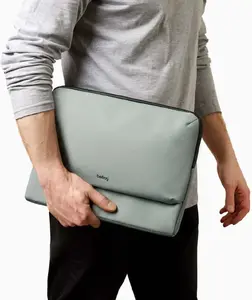 Laptop sleeve Bellroy Laptop Caddy 16 for 16-inch laptops with accessory pockets — eucalyptus
