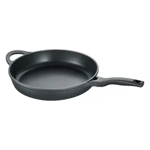 Panna Berndes VIENNA PANNA 32 cm — lietais alumīnijs, saderīga ar indukciju, pamatmateriāla biezums 5,5 mm, melna
