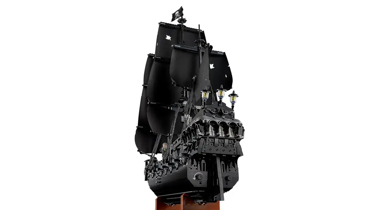 LEGO Icons Captain Jack Sparrow’s Pirate Ship 10365 Photo 11