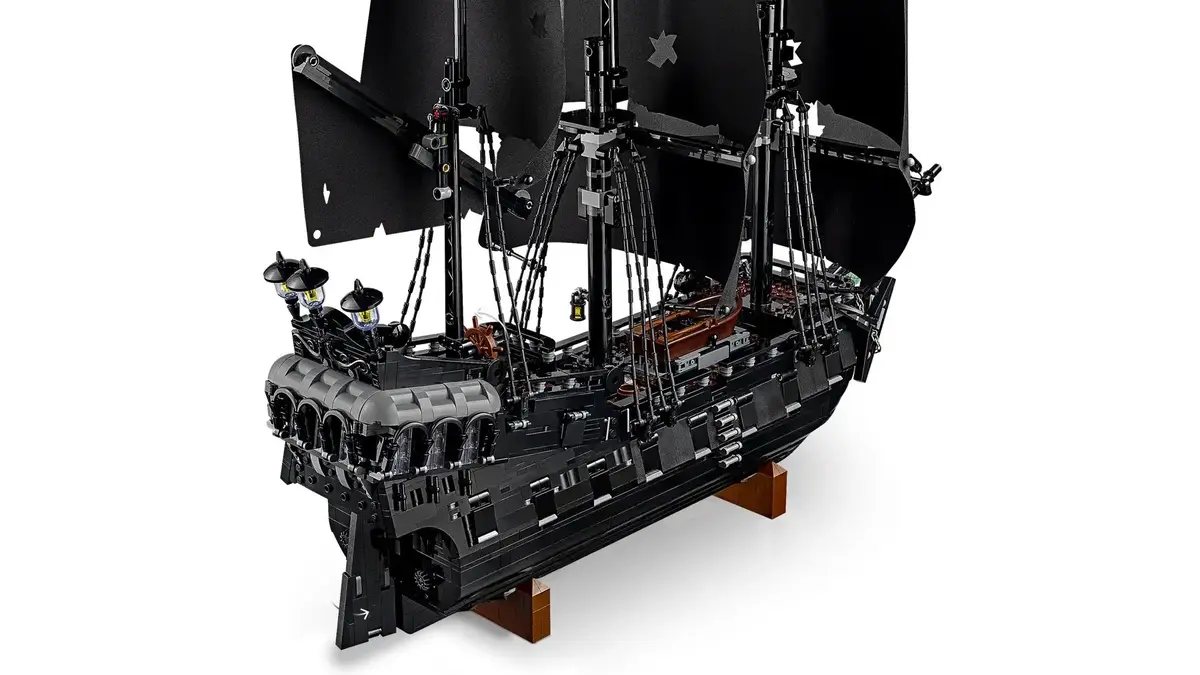 LEGO Icons Captain Jack Sparrow’s Pirate Ship 10365 Photo 12
