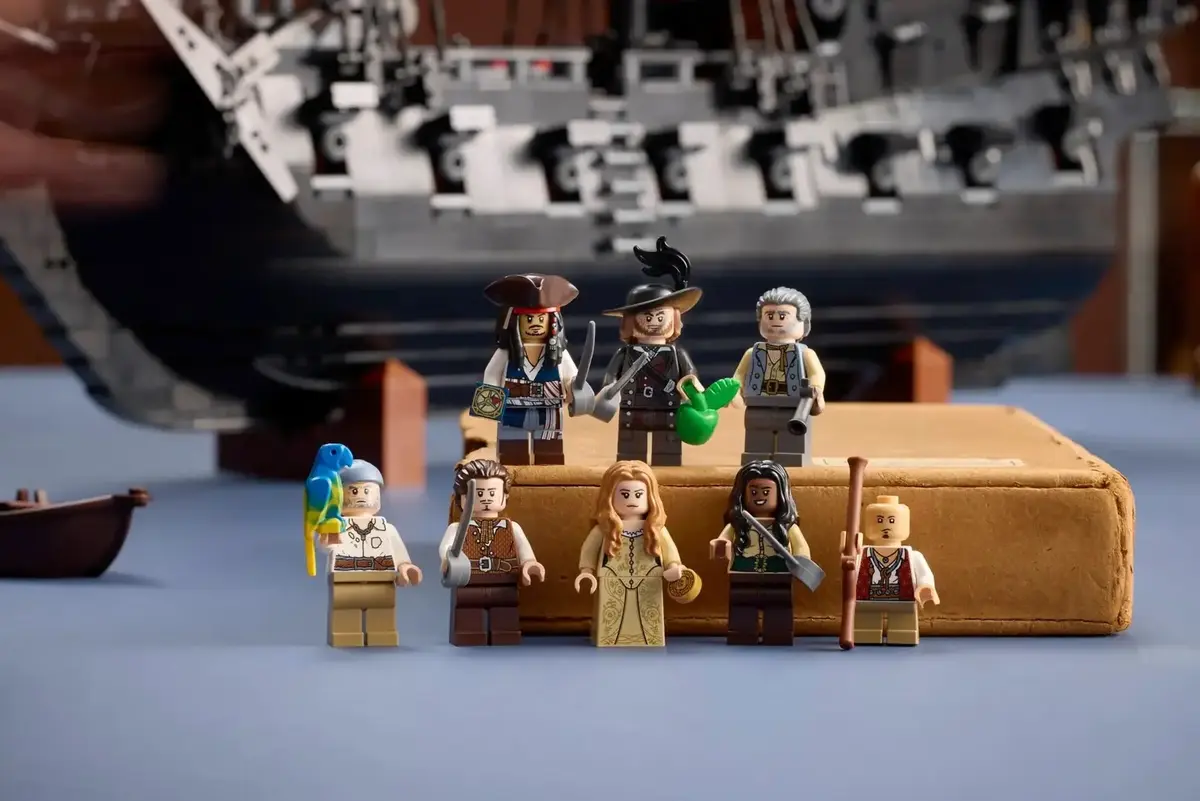 LEGO Icons Captain Jack Sparrow’s Pirate Ship 10365 Photo 19