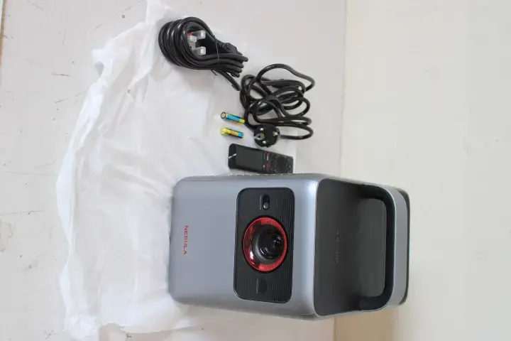 Anker Nebula Cosmos 4K SE projector Photo 3