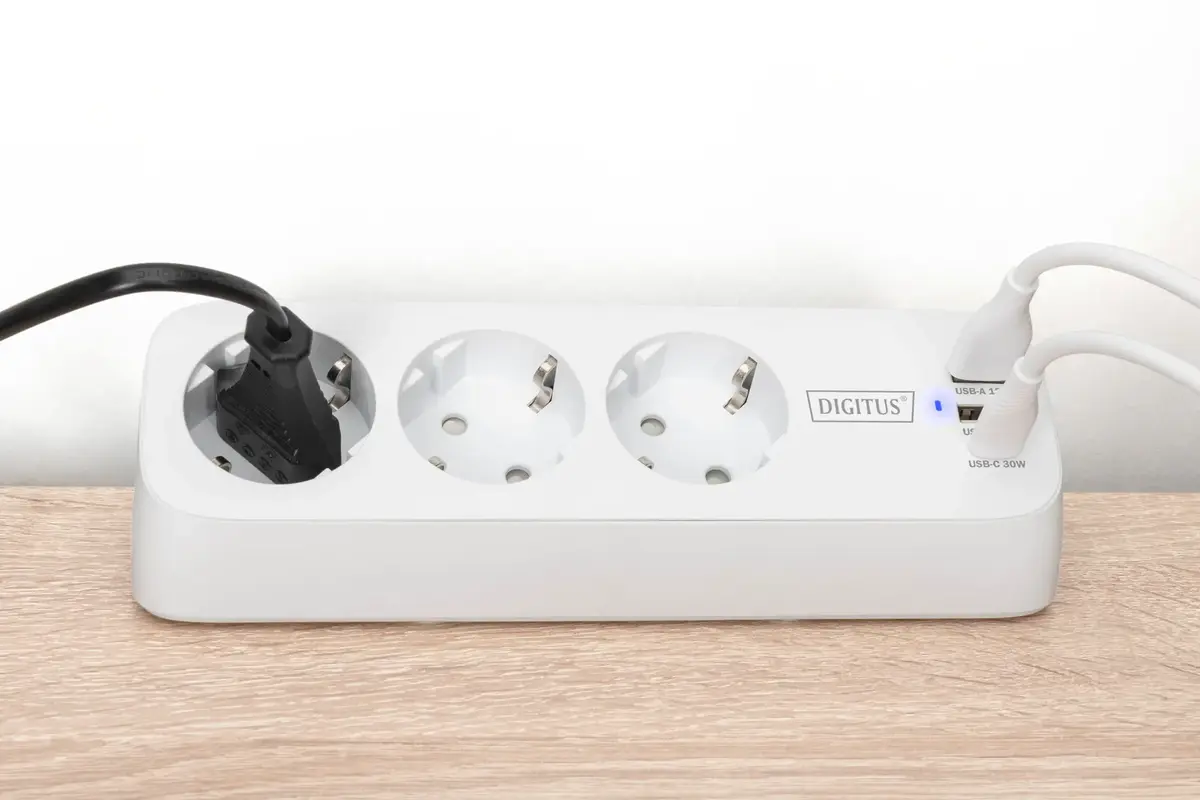 DIGITUS 3‑vietu sadalītājs ar USB‑A un USB‑C Photo 2