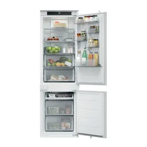 Iebūvējamais ledusskapis-saldētava Candy CNBQT3518E ar 251 l kopējo ietilpību 178 l ledusskapis 73 l saldētava No Frost E energoefektivitātes klase 35 dB