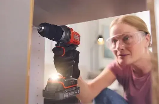 Black & Decker BCD383D2TA 18V bezvada urbjmašīna-atslēga Photo 2