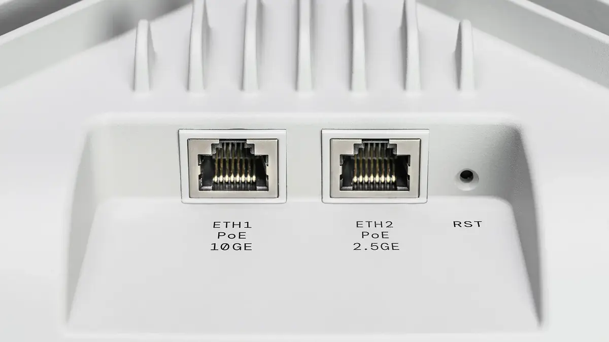 Lancom LX-7200E wireless access point Photo 3