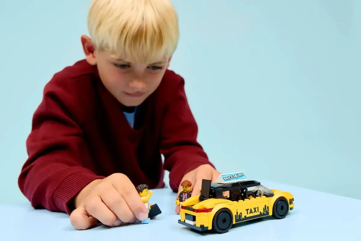 LEGO City Great Vehicles Yellow Taxi 60487 set Photo 9