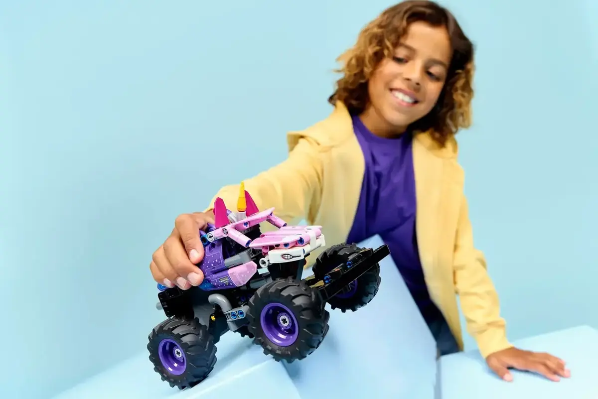 LEGO Technic Monster Jam Sparkle Smash 42220 Photo 7