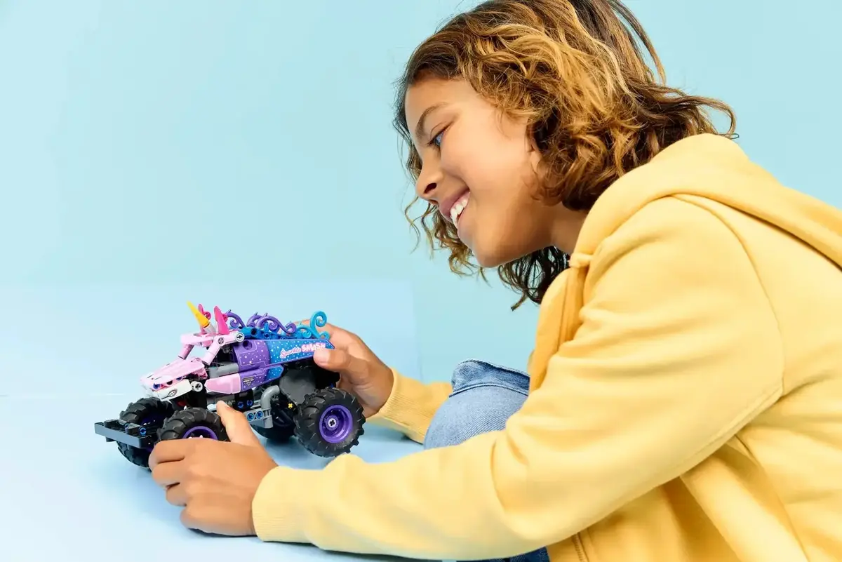 LEGO Technic Monster Jam Sparkle Smash 42220 Photo 11