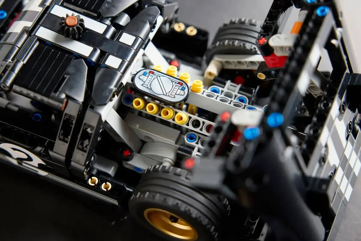 LEGO Technic 1966 Ford GT40 MK II 42223 model kit Photo 8