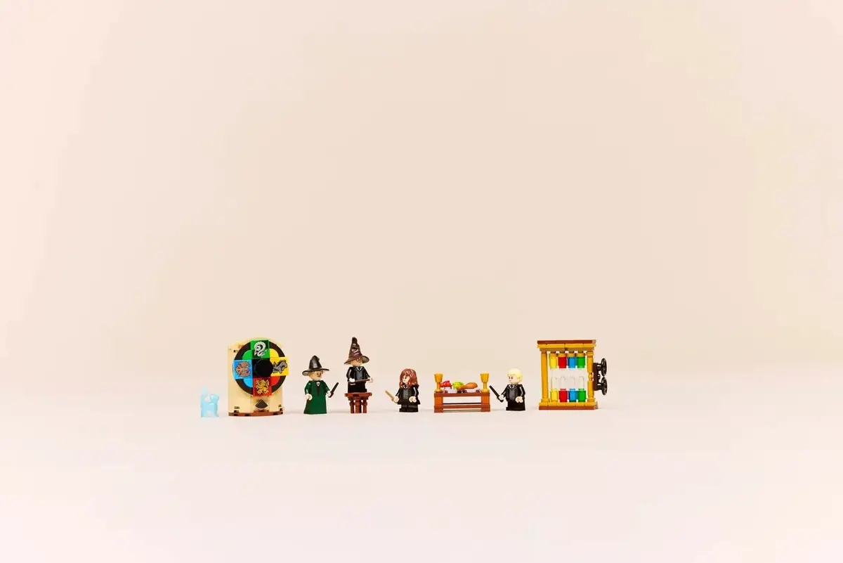 LEGO Harry Potter Hogwarts Castle: Sortēšanas cepure 76460 Photo 9