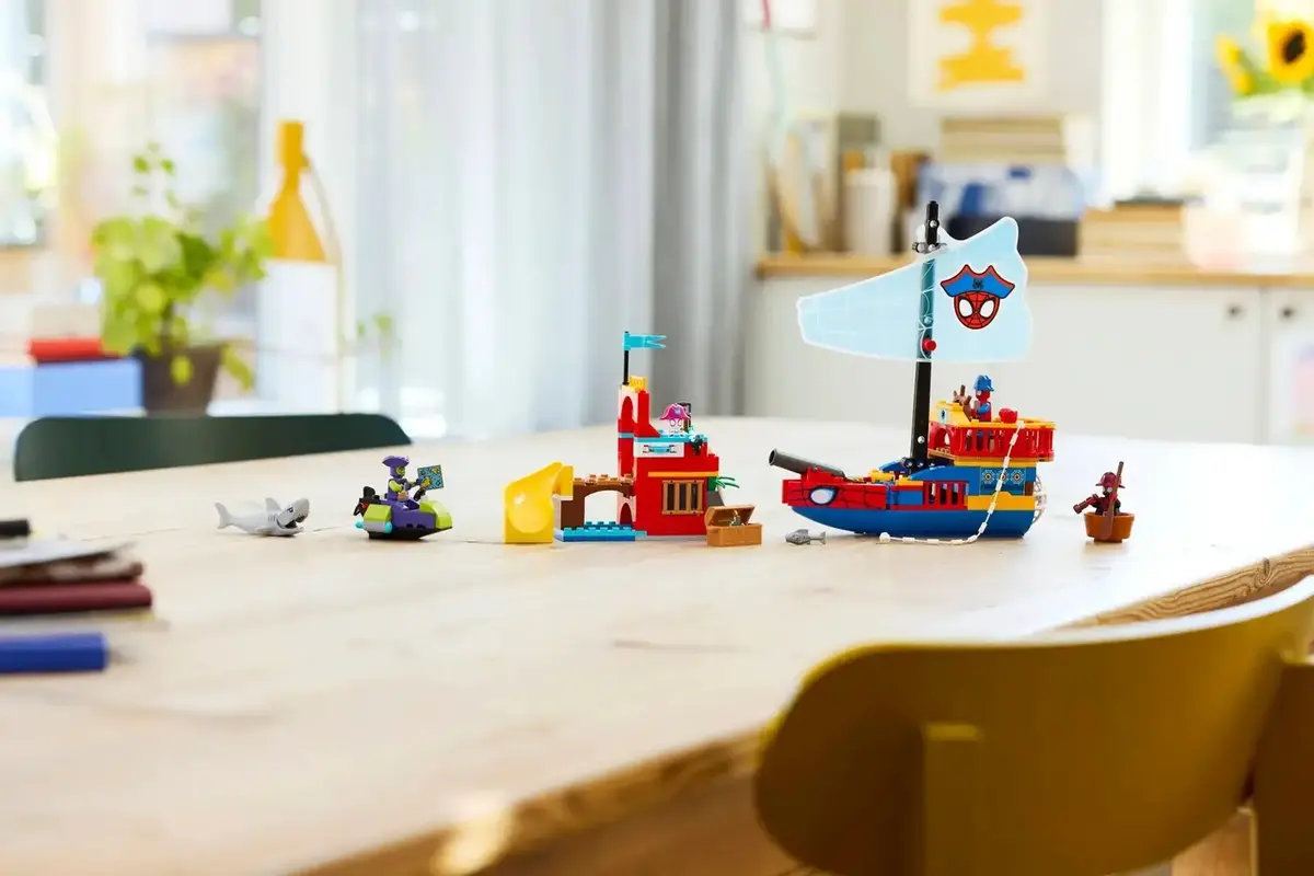 LEGO Marvel Spidey Spidey's Team Pirate Ship (11208) Photo 10