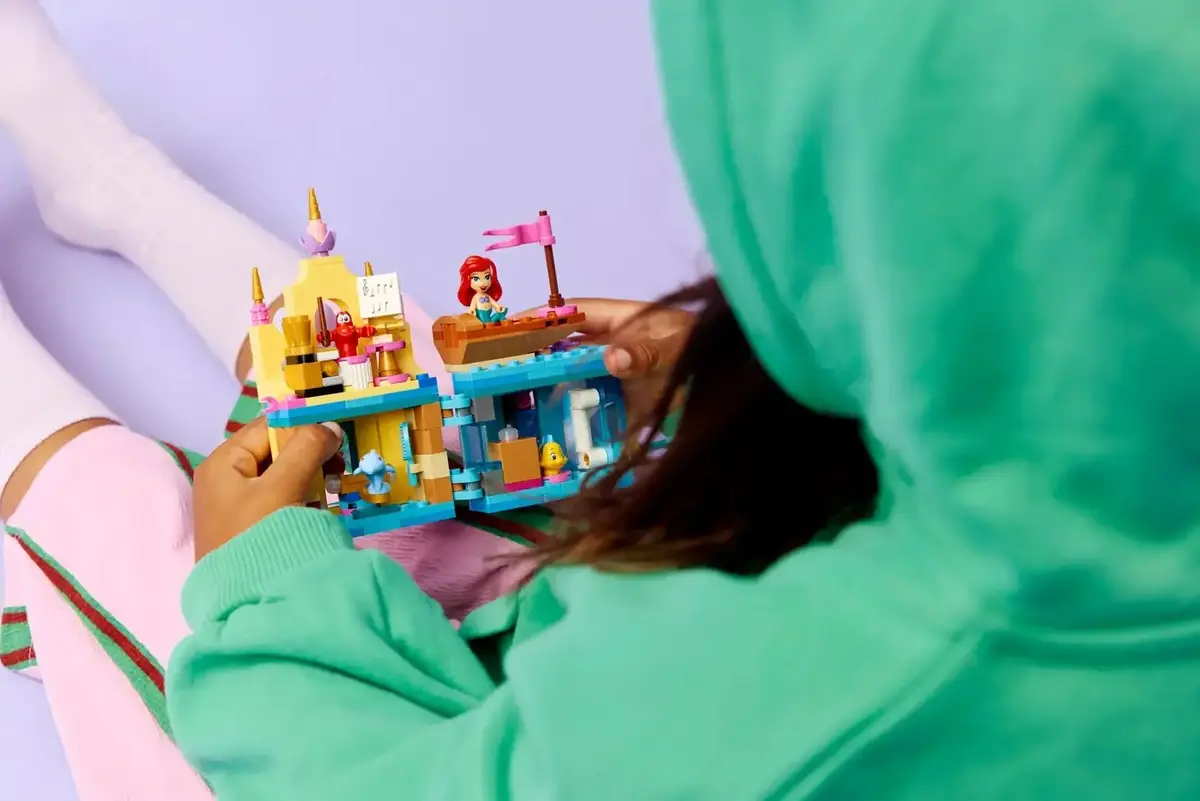 LEGO Disney Princess 43285 Ariel's Magical Palace Photo 10