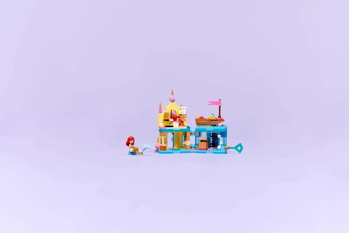 LEGO Disney Princess 43285 Ariel's Magical Palace Photo 11