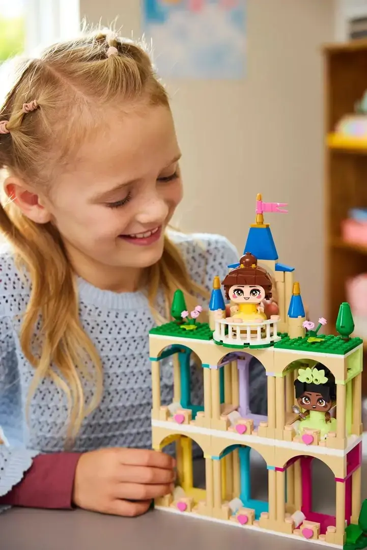 LEGO Disney Princess 43291 Belle & Tiana’s Castle Mini Model Photo 9