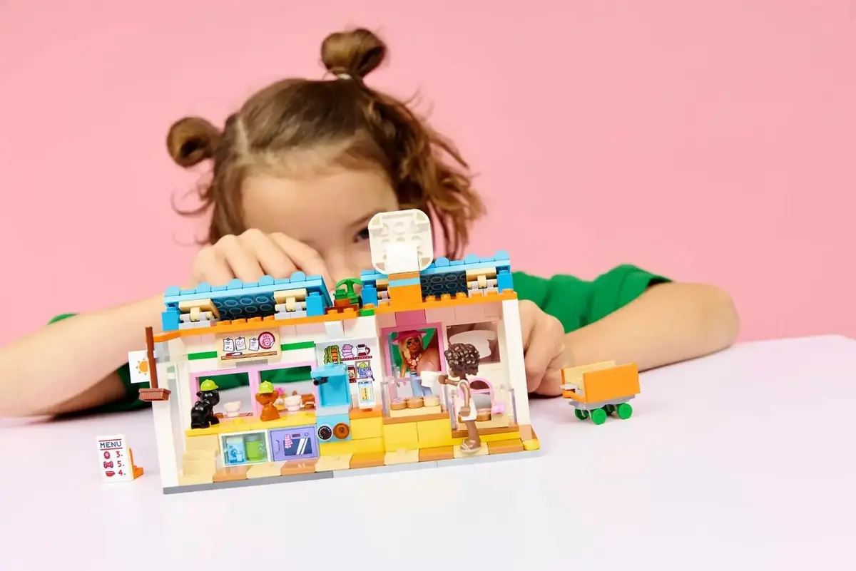 LEGO Friends 42677 Suņu gardumu maiznīca Photo 13