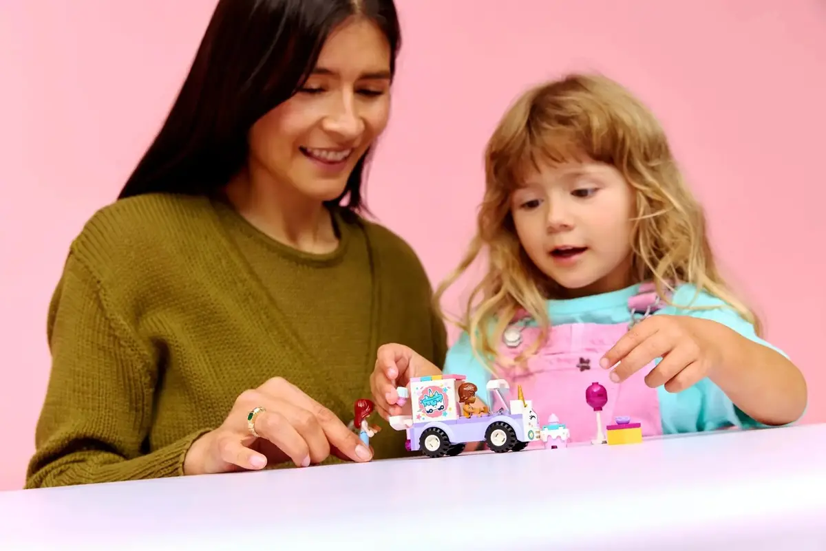 LEGO Friends набор 42675 Unicorn Cake Delivery Photo 11
