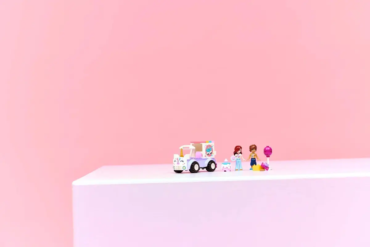 LEGO Friends набор 42675 Unicorn Cake Delivery Photo 13