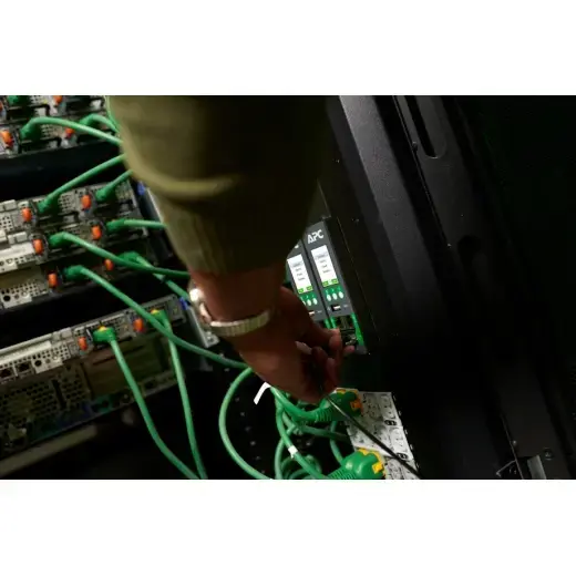 APC NetShelter Advanced релейный 3‑фазный Rack PDU Photo 9