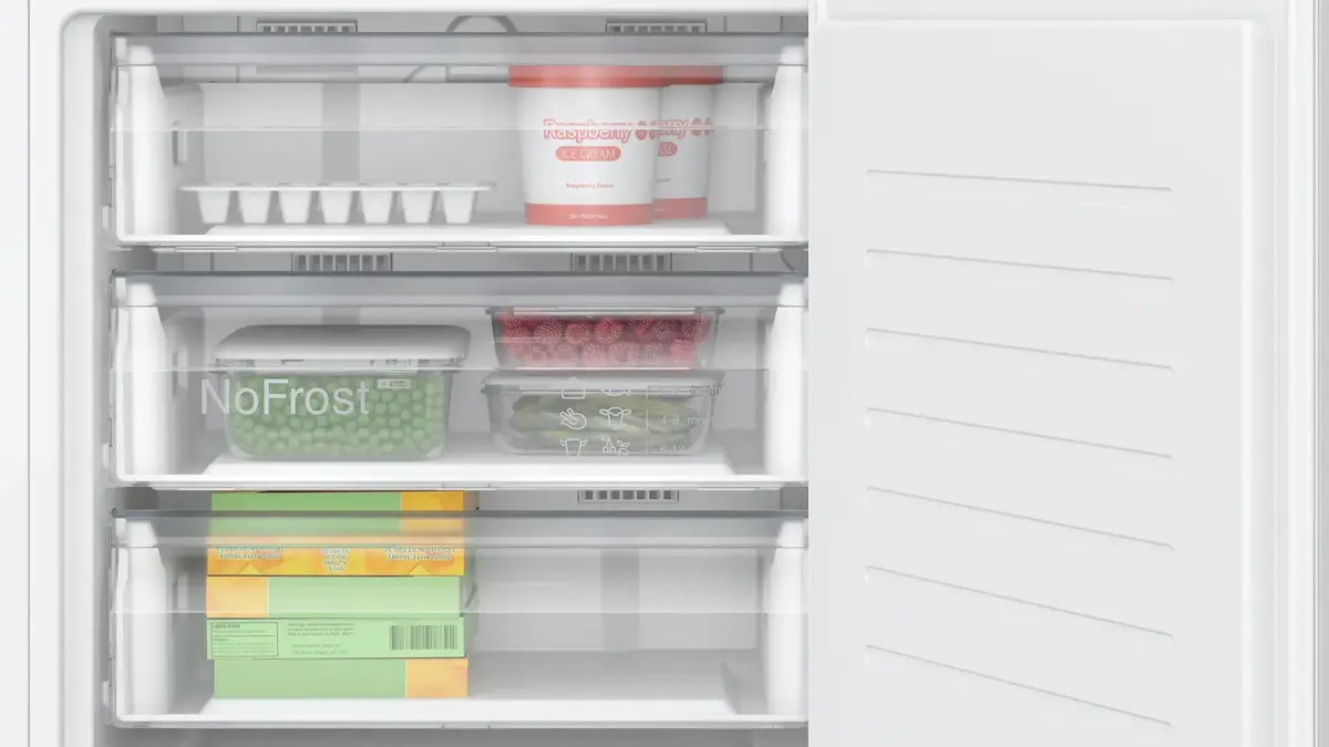 Bosch Serie 6 GUN21ADE0 upright built-in freezer Photo 3