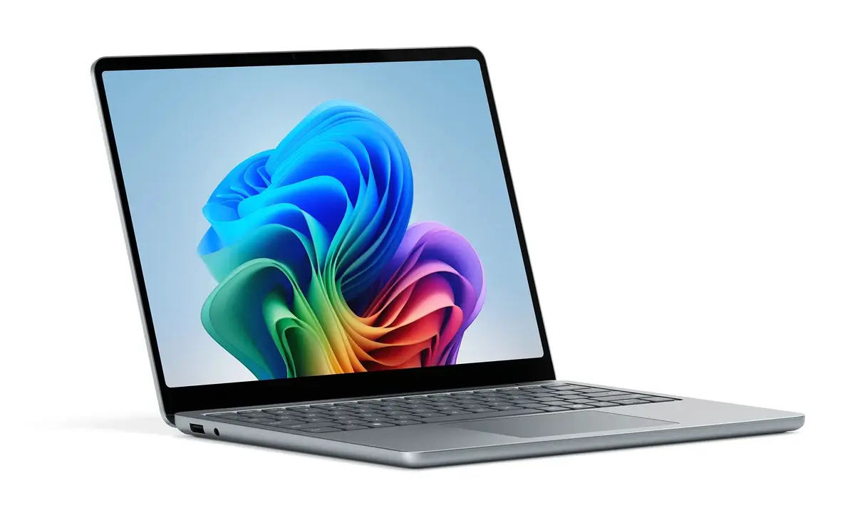 Microsoft Surface Laptop 13" EP2-30705 Photo 2