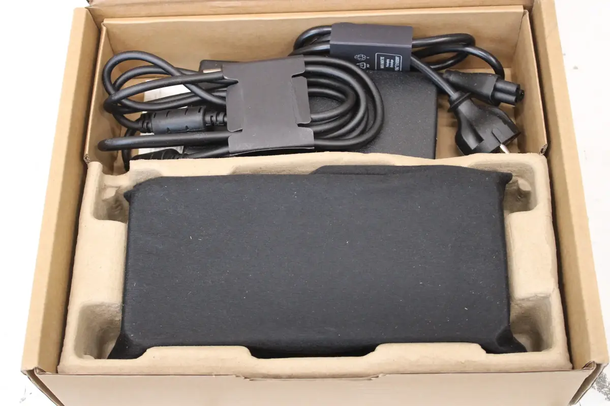 Dell Pro Thunderbolt 4 Dock WD25TB4 docking station Photo 2