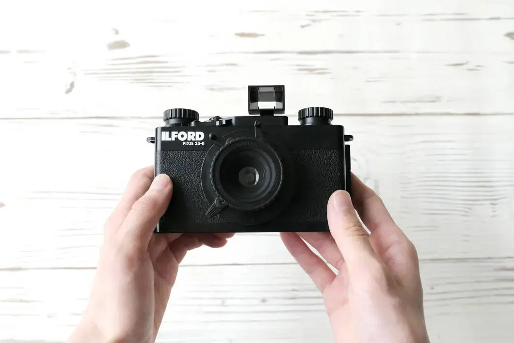 Ilford Pixie 35-II — compact 35mm film camera Photo 11