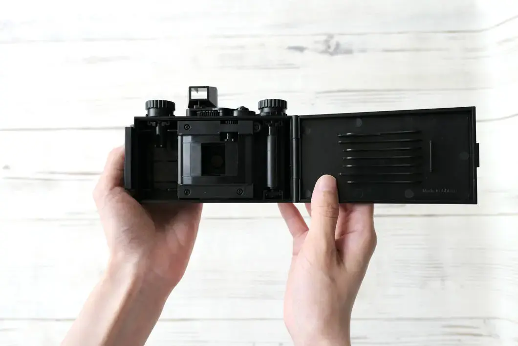 Ilford Pixie 35-II — compact 35mm film camera Photo 12