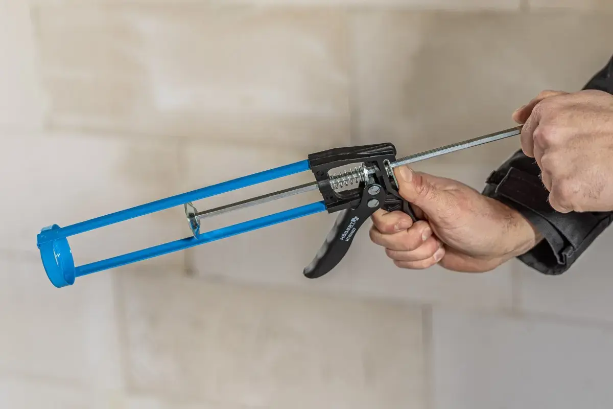 Caulking gun HOGERT HT4R407, 310 ml Photo 3