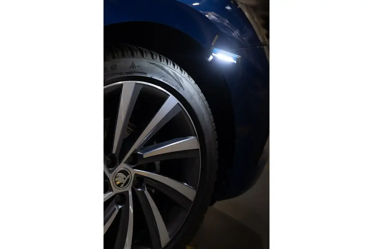 LED рабочая лампа HOGERT HT1E418 250 лм Photo 7
