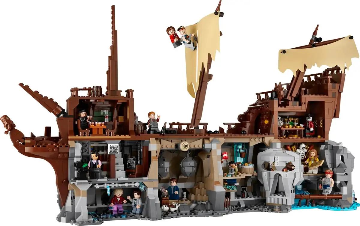 LEGO Icons The Goonies 21363 set Photo 3