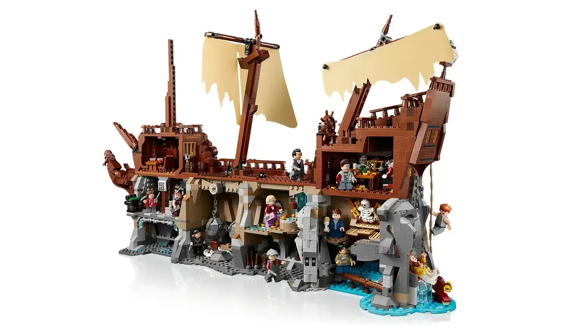 LEGO Icons The Goonies 21363 set Photo 6
