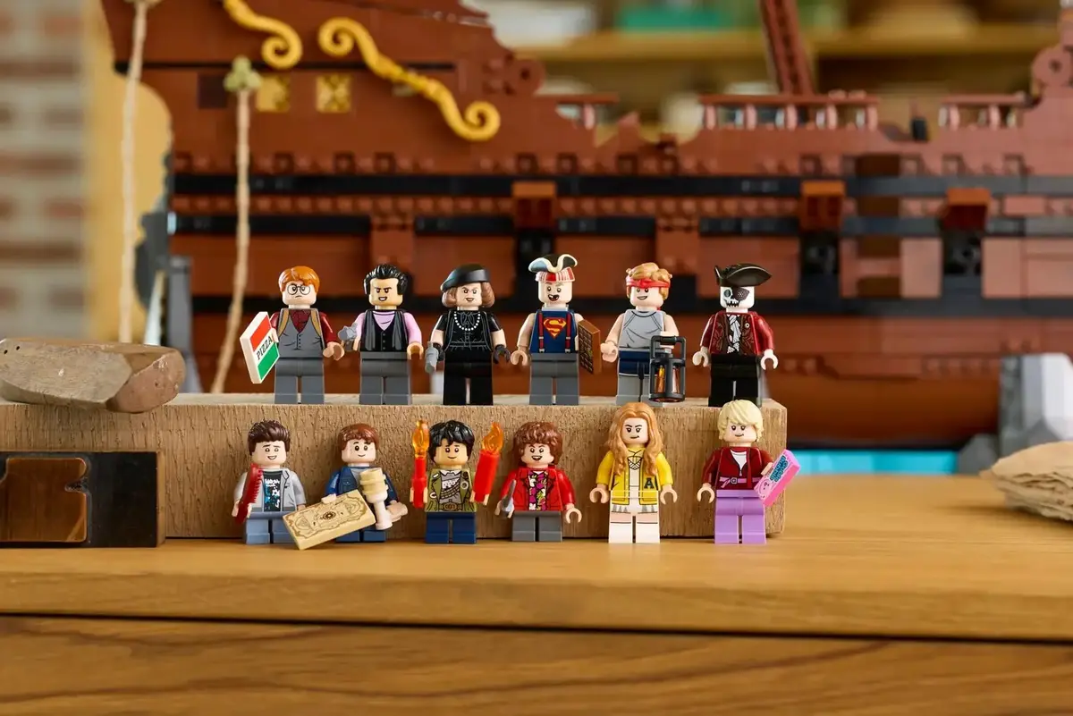 LEGO Icons The Goonies 21363 set Photo 11