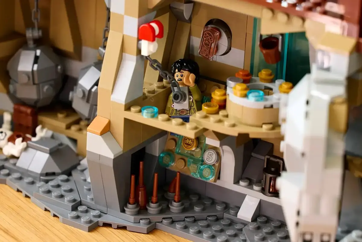 LEGO Icons The Goonies 21363 set Photo 12