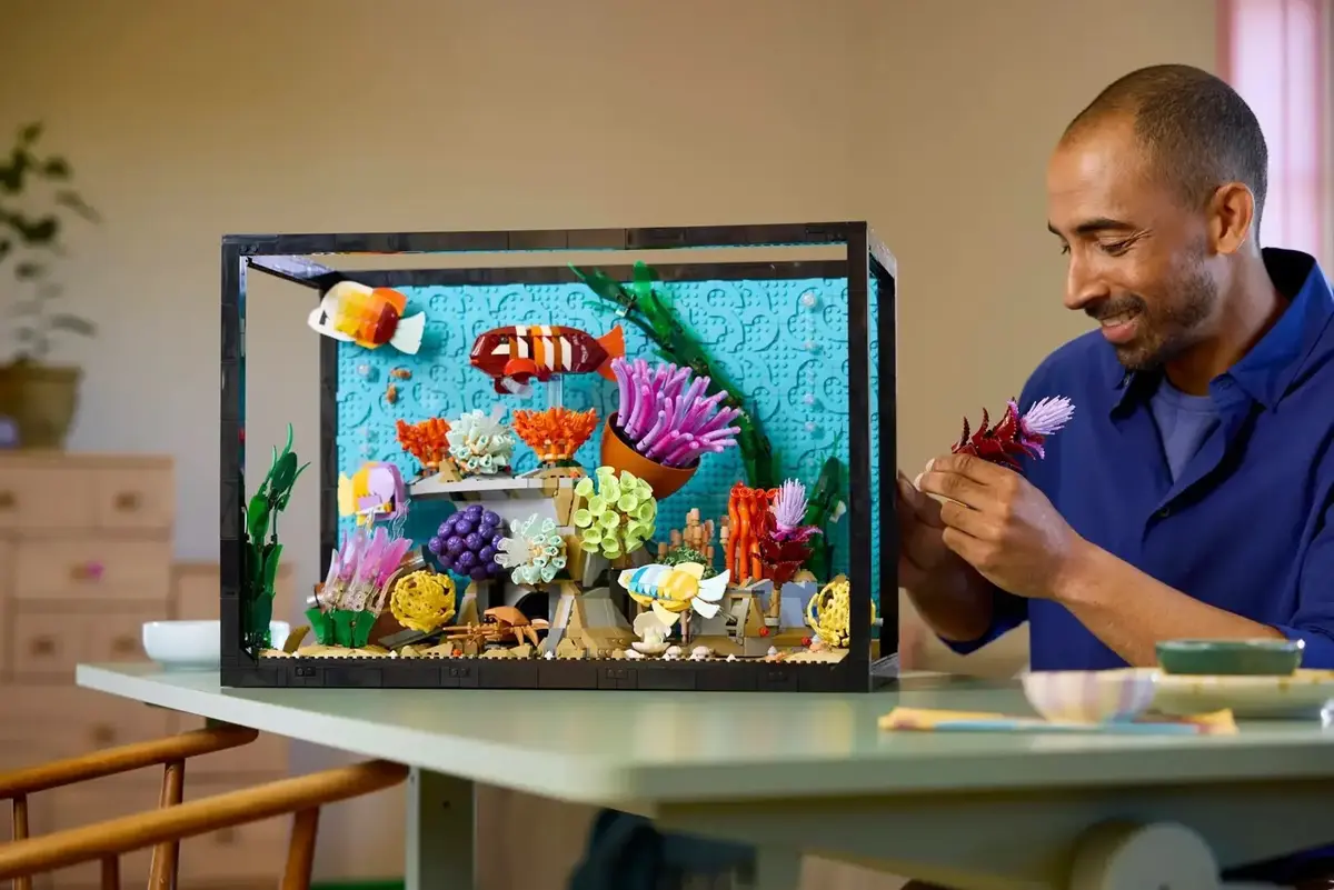 LEGO Icons 10366 Tropical Aquarium set Photo 9
