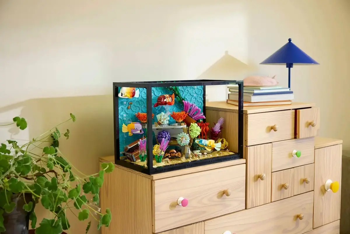 LEGO Icons 10366 Tropical Aquarium set Photo 10