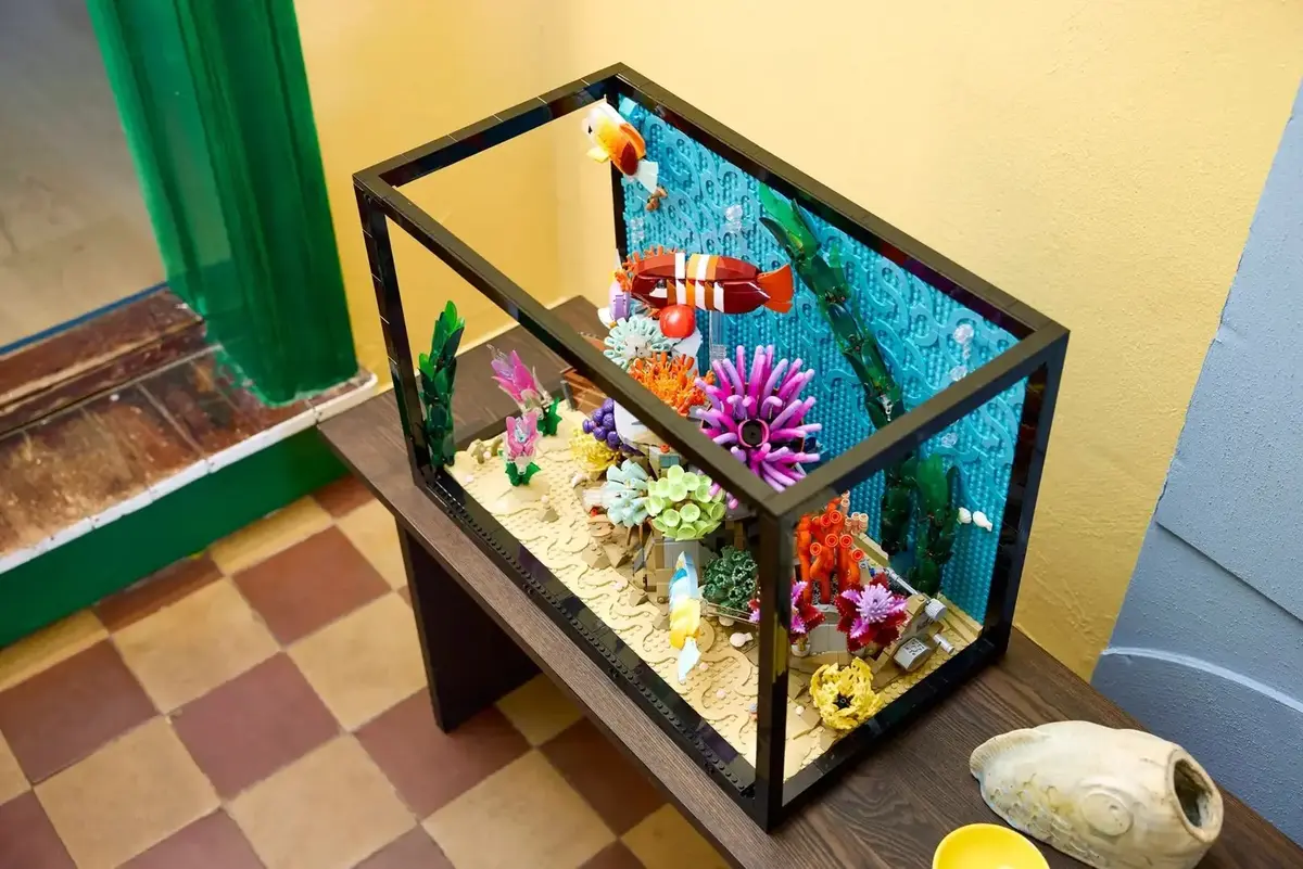 LEGO Icons 10366 Tropical Aquarium set Photo 15