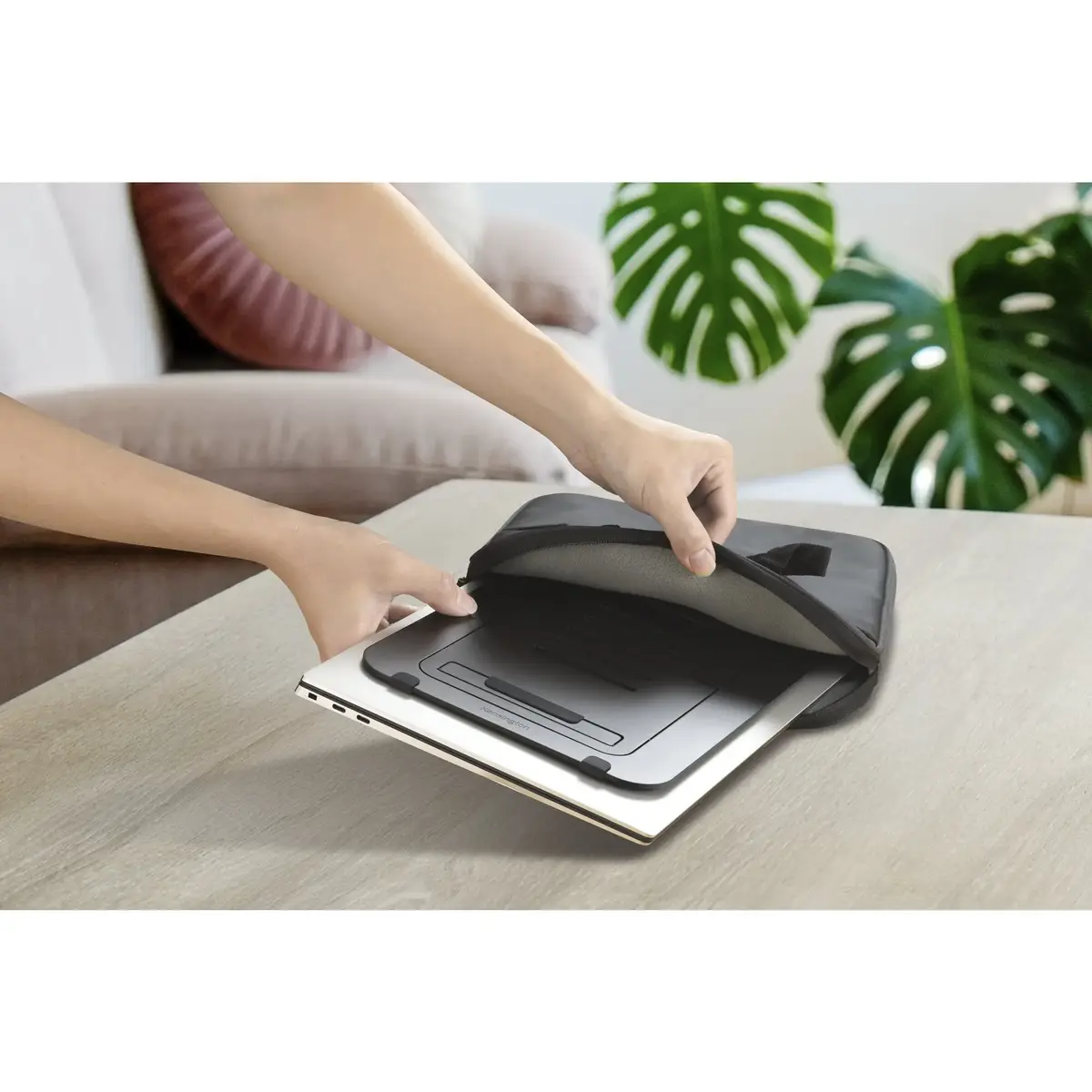 Kensington EQ Adjustable Aluminium Laptop Stand Photo 11
